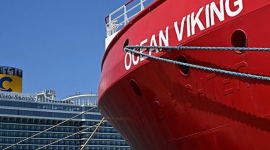 140 мигрантов спасены в море судном скорой помощи Ocean Viking