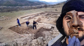 1 800-летняя железная маска римского солдата, найденная в античном городе, указывает на императорский гарнизон в Турции