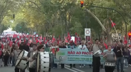 Многотысячные демонстрации против трудовой реформы прошли в Португалии