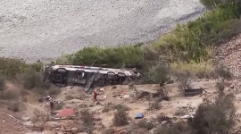 Автобус впав зі схилу в Арекіпі на півдні Перу, 37 осіб загинули і 26 отримали травми (ВІДЕО)