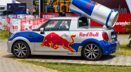 ЄС розслідує можливе обмеження конкуренції компанією Red Bull