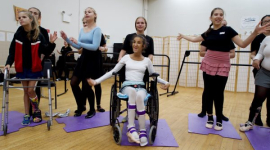 Церебральний параліч не заважає цій дівчині танцювати (ФОТО)