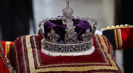 Великобритания: активисты осквернили королевские драгоценности — Лондонский Тауэр закрыт