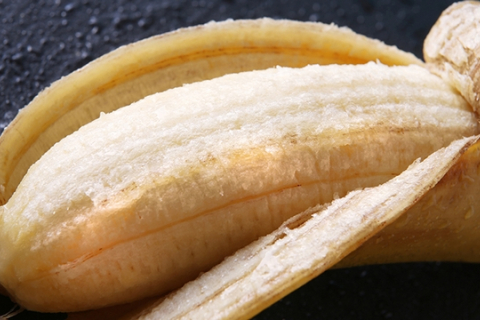 В Японії розробили новий метод вирощування плодових рослин: банани з їстівною шкіркою 