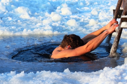 Де безпечно купатися на Водохреща: 10 локацій у Києві