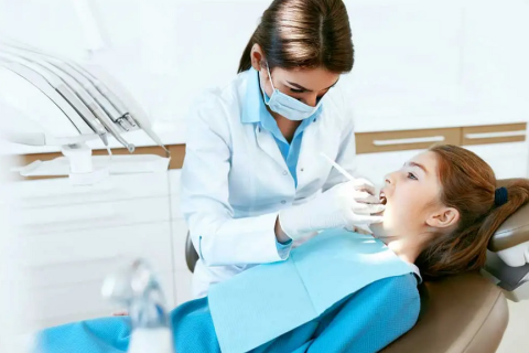 Как выбрать надежную платную стоматологию в Москве?