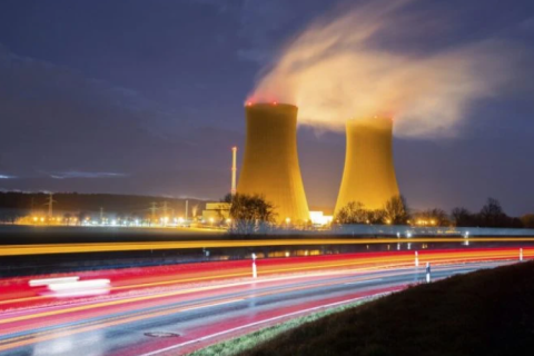 Германия закрыла половину из шести действующих атомных электростанций