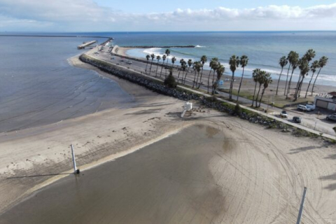 Разлив сточных вод привел к закрытию пляжей в Калифорнии (ВИДЕО)