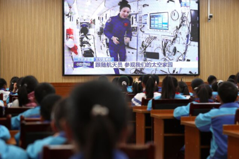 Китай веде недобросовісну конкуренцію та використовує подвійні стандарти в космосі