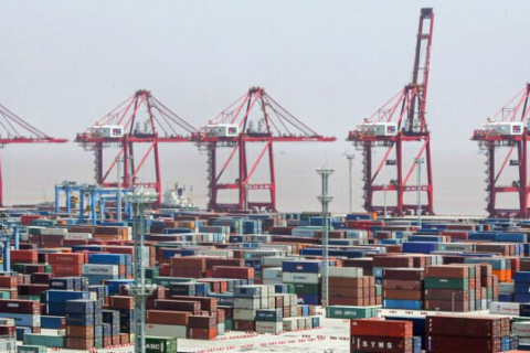 Китай закриває третій за величиною у світі торговий порт, ризикуючи порушити міжнародне постачання