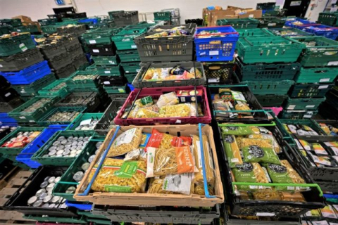 Інфляція в Британії рахується неправильно: підвищення цін на продовольство та опалення змушує британців брати безкоштовну їжу