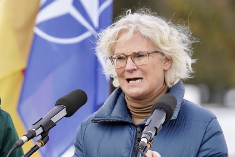 Міністра оборони Німеччини критикують після її новорічної промови про війну (ВІДЕО)