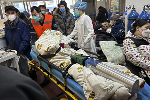 Врачи в Китае не рекомендуют называть COVID причиной смерти