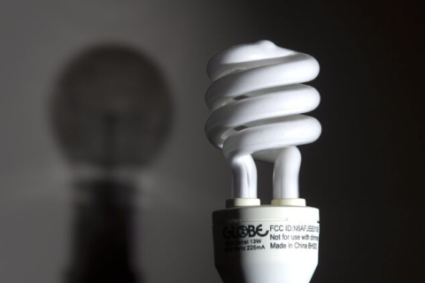 Канада прекратит использование компактных люминесцентных ламп в течение года из-за загрязнения ртутью