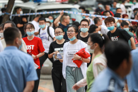 Китайські студенти мають присягнутися у вірності компартії перед від'їздом за кордон