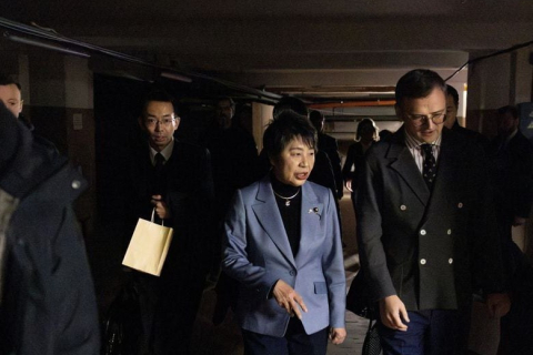 Пресс-конференция министра иностранных дел Японии в Киеве была перенесена в укрытие