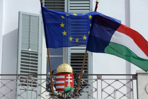 Європарламент посилює критику Угорщини напередодні саміту допомоги Україні