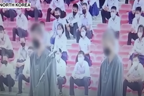 Северокорейских подростков приговорили к 12 годам каторжных работ за просмотр южнокорейских драм 