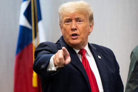 «Вы уволены!» Дональд Трамп увольняет четырех высокопоставленных чиновников, назначенных Байденом