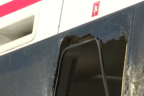 В Іспанії четверта за тиждень залізнична аварія: стріла крана вдарила по вікнах поїзда (ВІДЕО)