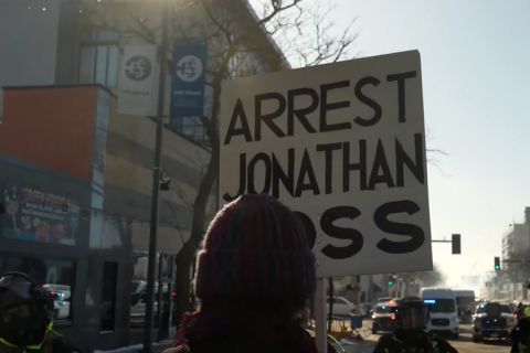 Після вбивства чоловіка в Міннеаполісі посадовці закликали Трампа припинити імміграційні операції (ВІДЕО)