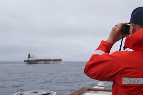 Великобритания заявила о своем участии в операции США по захвату нефтяного танкера под российским флагом в Северной Атлантике