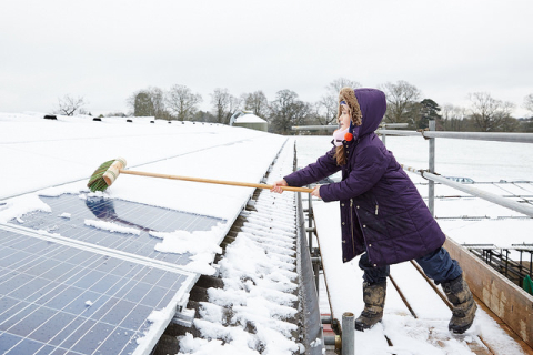 Как работают солнечные панели зимой?