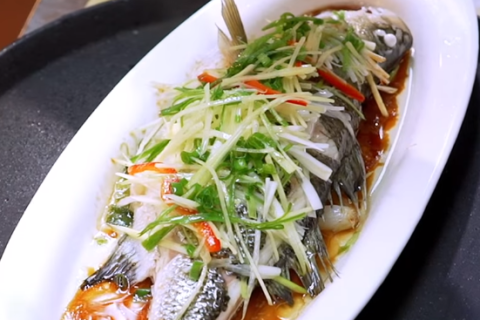Вкуснейшая «Рыба по-кантонски» на пару, и история шеф-повара, который был вынужден объявить голодовку 