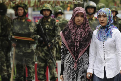 Уйгурських жінок в китайських «таборах перевиховання» піддають сексуальному насильству