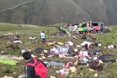 В Перу при падении автобуса в ущелье погибли 20 человек