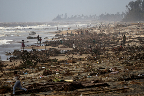 Після тропічного шторму Думако загинуло 14 людей. Мадагаскар готується до нового циклону