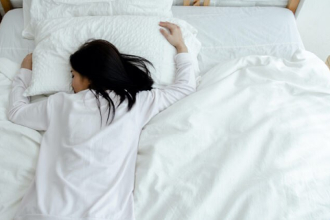 Положение лежа на животе облегчает дыхание при тяжёлом остром респираторном дистрессе