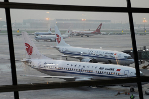 Китайські авіакомпанії звітують про мільярдні збитки (ВІДЕО)