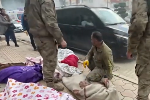 Тіла померлих лежать просто на вулицях у турецькій області Хатай (ВІДЕО)
