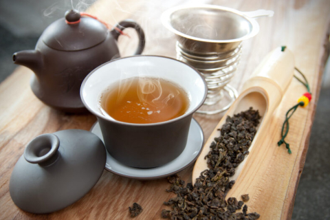 Улун — малоизвестный китайский чай, который ассоциируется с долголетием, спокойствием и регулированием веса