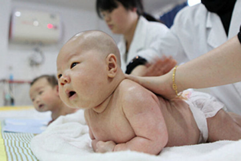 Все більше китайців не планують створювати сім'ю та народжувати дітей (ВІДЕО)