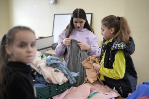 Франція витратила 490 мільйонів євро на «безпрецедентну» зустріч українських біженців (ВІДЕО)