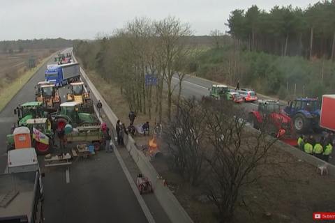 Протестуя против "экологической политики" ЕС, фермеры блокировали голландско-бельгийскую границу