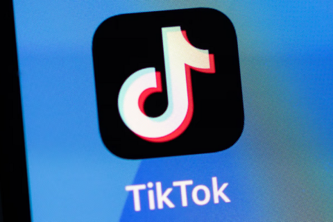 TikTok став об'єктом розслідування ЄС через "дизайн, що викликає залежність" (ВІДЕО)