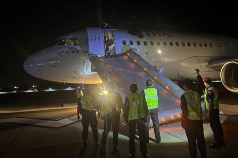 Открывшему дверь самолета канадцу грозит тюремное заключение в Таиланде