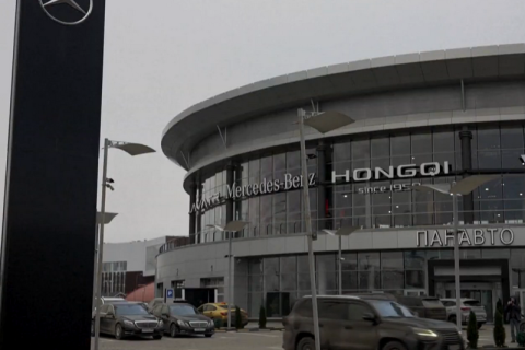 Іноземні автомобілі надходять до Росії через Китай, обходячи санкції (ВІДЕО)