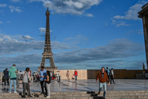 Попри нападки Трампа на Європу, американці масово відвідали Францію у 2025 році