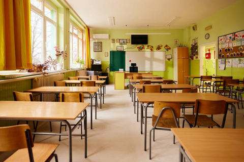 Число молодых людей в Великобритании, не работающих и не учащихся, приближается к 1 миллиону