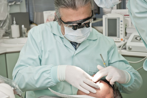 Виды съёмных зубных протезов