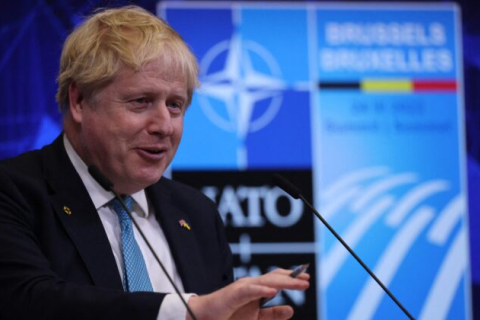 Борис Джонсон допомагав Україні більше, ніж інші лідери, завдяки натиску британців, – Зеленський