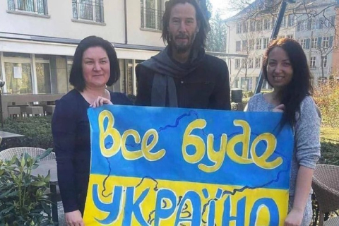 Киану Ривз выражает поддержку Украине. Популярная фотография