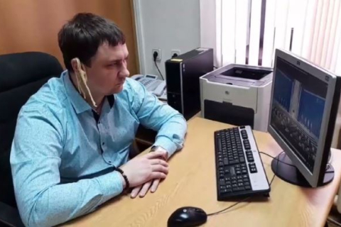 Депутата с путинской лапшой на ушах вызвали в полицию