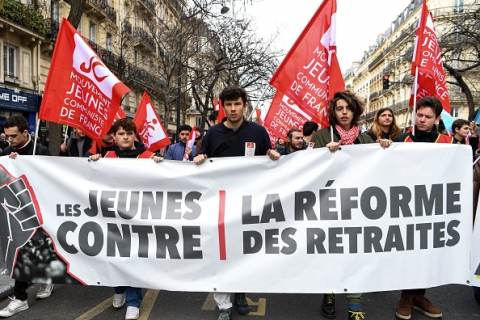 Пенсійна реформа у Франції — розгориться конфлікт поколінь (ВІДЕО)