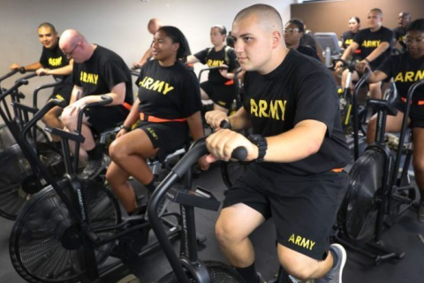 Слишком толстые, больные или преступники в американской армии страдают от нехватки новобранцев