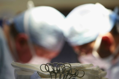 Чехия: маленькую девочку, проглотившую волосы, успешно прооперировали